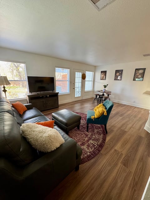 Top performing Airbnb: Private Backyard Fire Pit Near Downtown/S Lamar in South Lamar