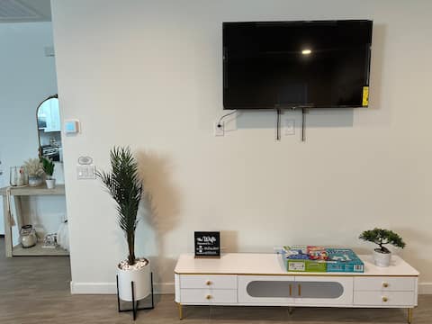 Successful Airbnb property: New Private Guest House Independent entrance in Estrella