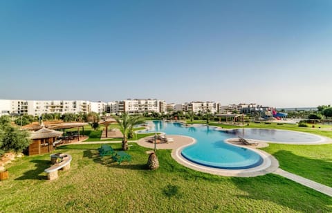 Seafront Large Lux apartment in Thalassa Beach