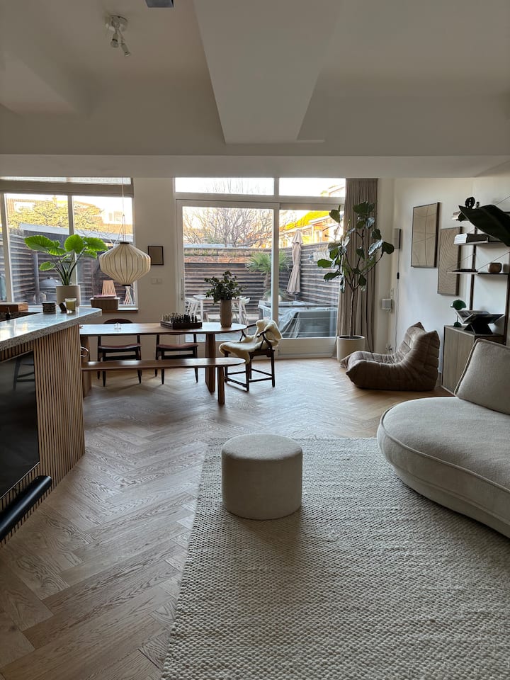 Unique Beach House, Stylish, Garden, Open Kitchen - The Hague