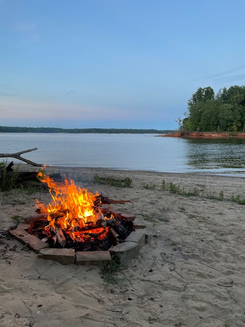 The Sandcastle: Beautiful Kerr Lake home w/dock