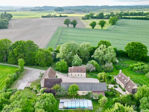 Family House with swimming pool - Perche Center