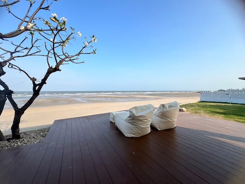 Melis villa beachfront