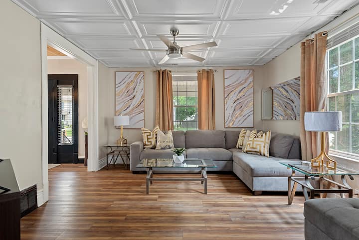 Luxury 6BR Retreat | Sleeps 15 | Fire Pit