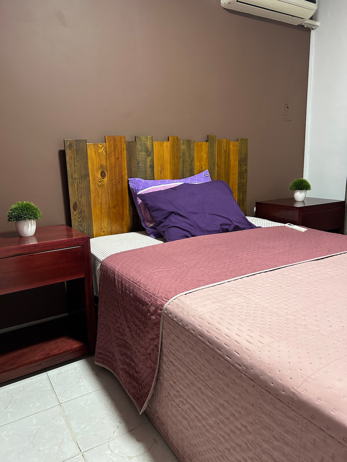 غرفة النوم 2