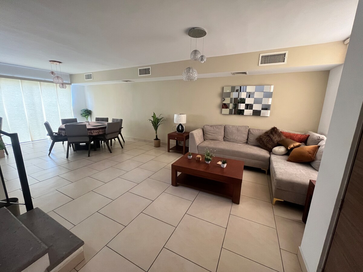 Top Airbnb: Beautiful residential house in Torreón