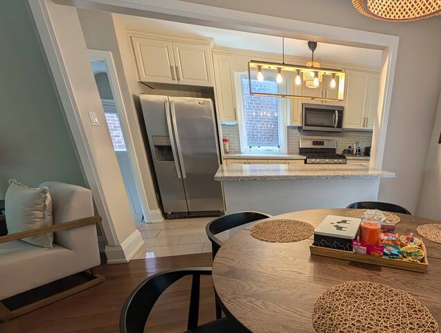 Bohemian midtown retreat gallery image 4