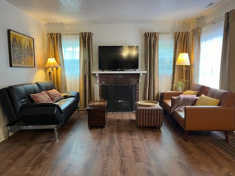 Top Airbnb: The Red Cottage in Carmel By The Sea