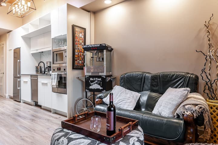 Glyn Rhosyn Loft
2 Beds 1 Bedroom Sleeps 4 - Stratford