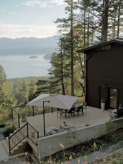 NORRA HEM - Cliffside Guesthouse on Hornby Island