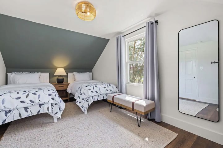 Bedroom #5 includes 2 twin beds + a toddler bed, dresser, full length mirror