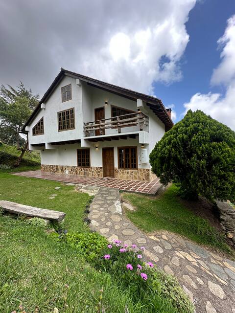 Modern and cozy chalet in La Colonia Tovar