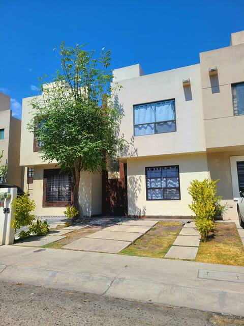 Comfy 4 Bedroom + 3 bathroom House