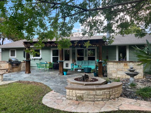 Oasis in heart of South Austin gallery image 3
