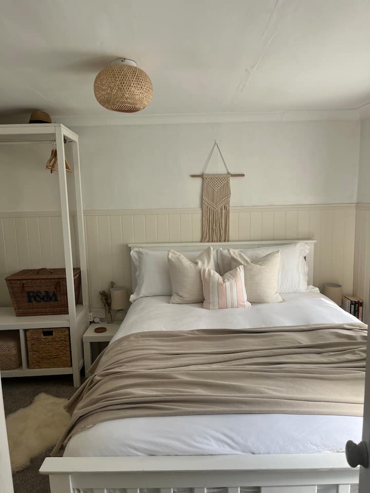 Spálňa s manželskou posteľou 