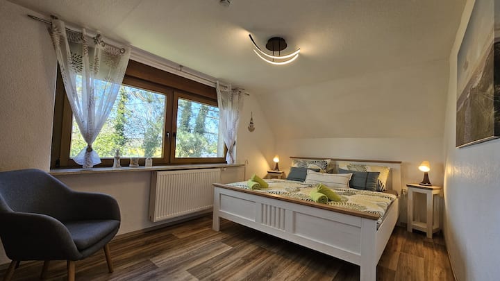 Schlafzimmer 1