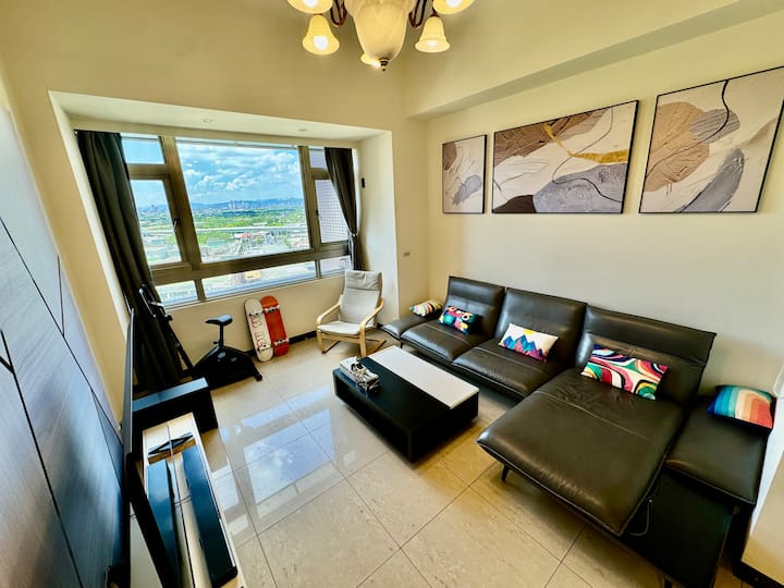 Mrt5分鐘 近士林夜市 北投溫泉 陽明山
電梯舒適3房挑高3.6米 大空間 - 林口區