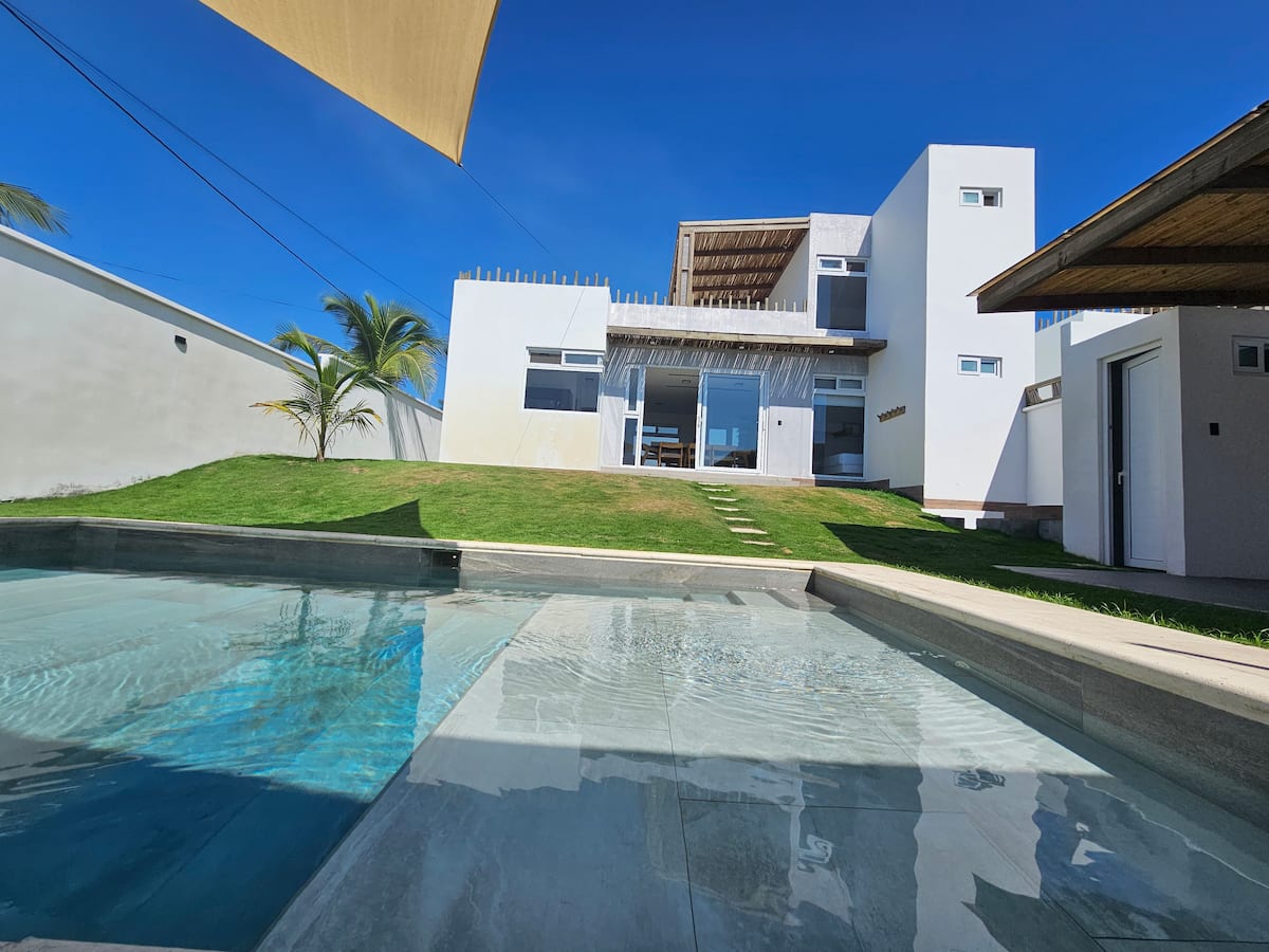 Villa Moana: villa olu' con piscina privada frente al mar en Puerto San José