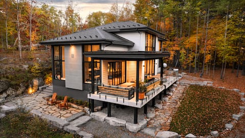 Lake house on Rideau Lakes