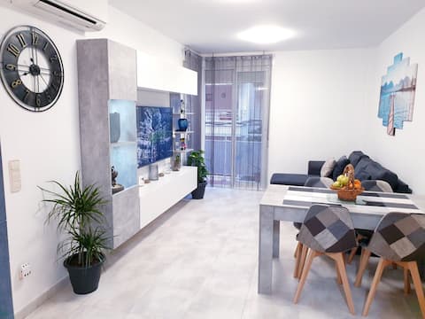 Centrally located apartment by the sea