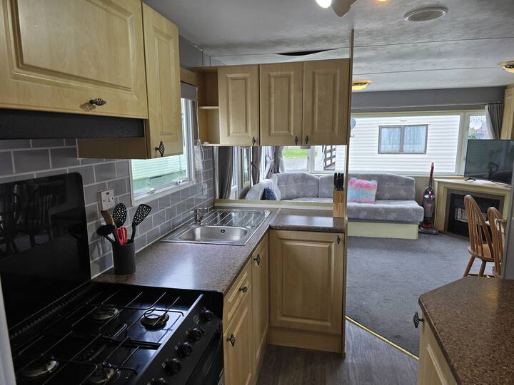 D28. Lovely 2 Bedroom Mobile Home - Aberystwyth