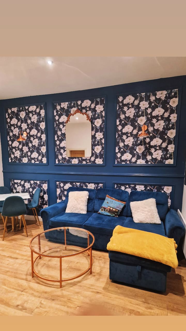 Blue Room Stylish Apartment - Near City Centre - Nottingham