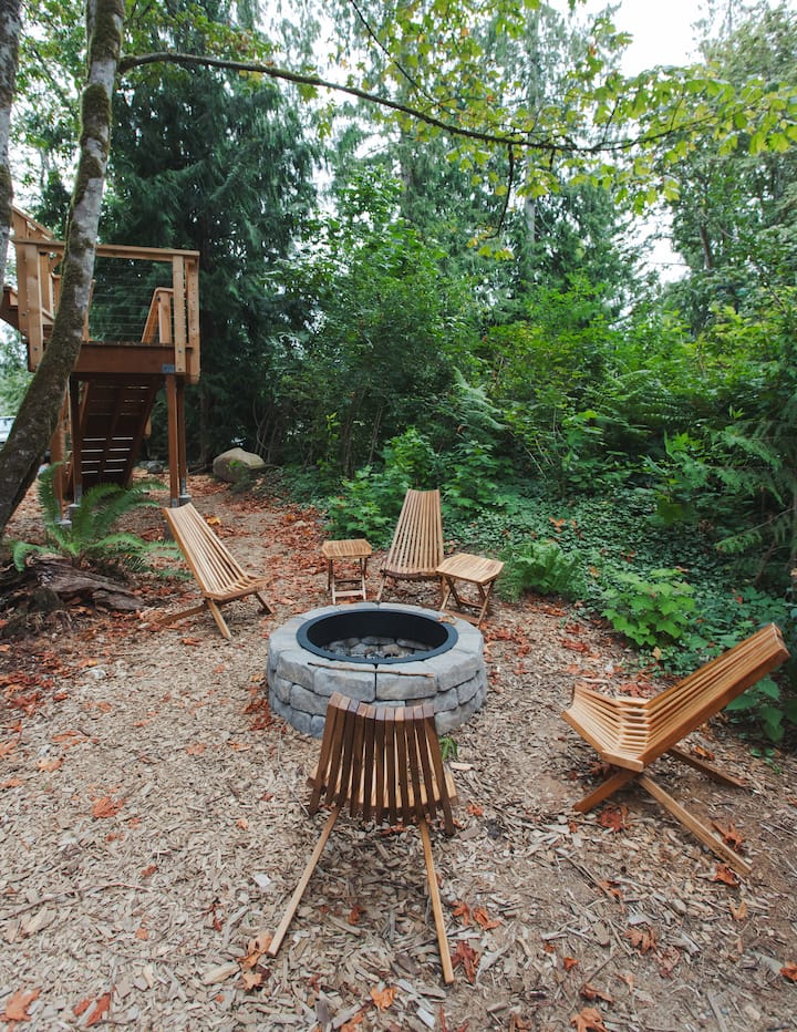 Twinleaf Treehouse - Treehouses for Rent in Bellingham, Washington