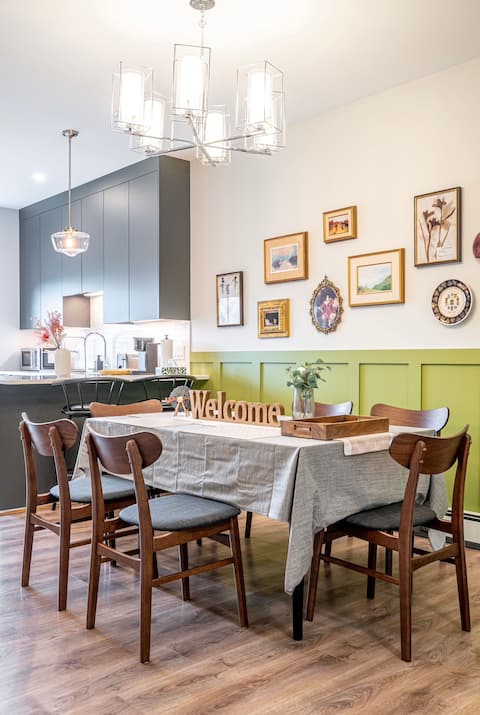 New 4-bed townhouse near downtown