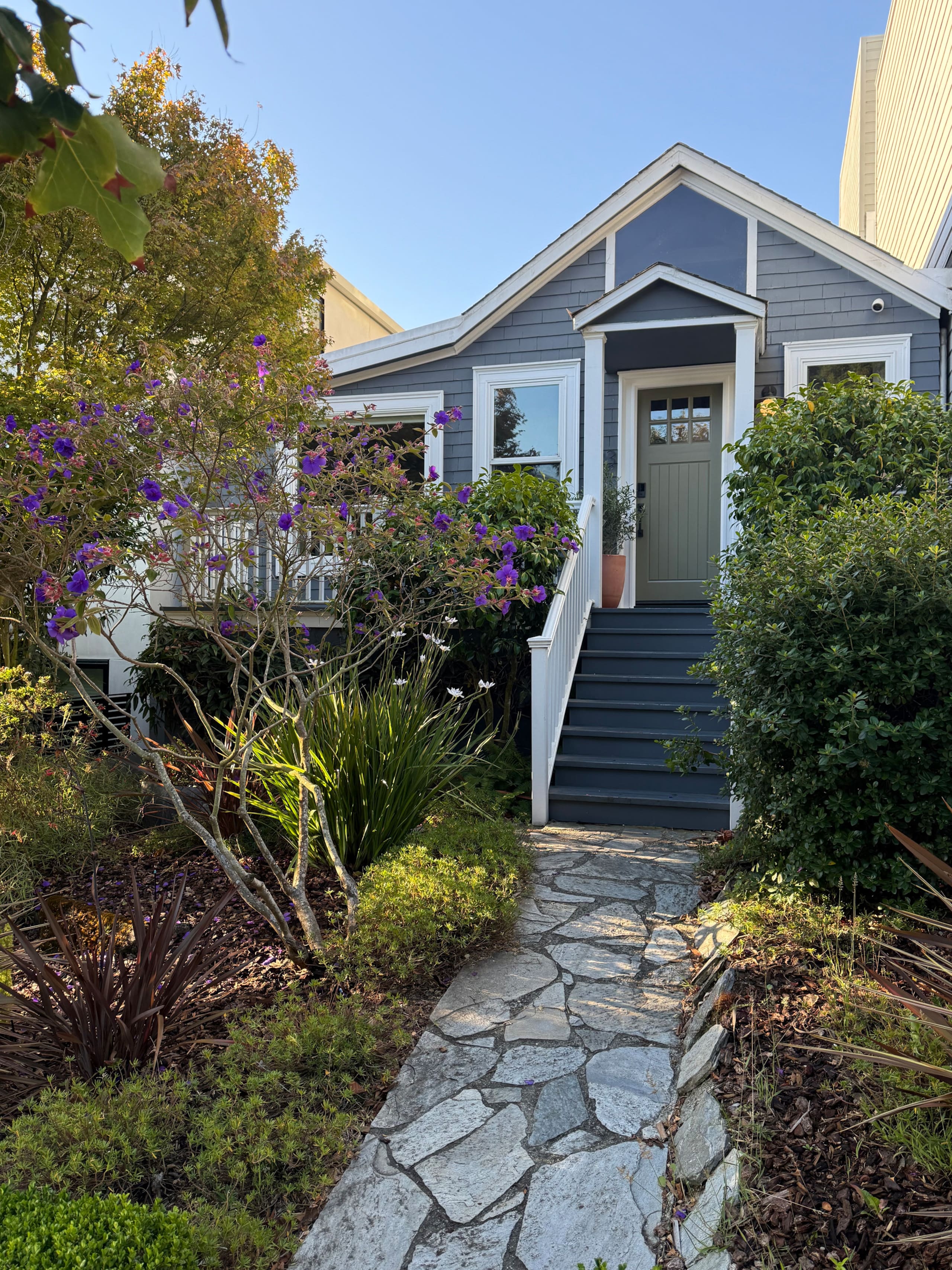Home in San Francisco · ★4.89 · 1 bedroom · 2 beds · 1 bath - Image 38