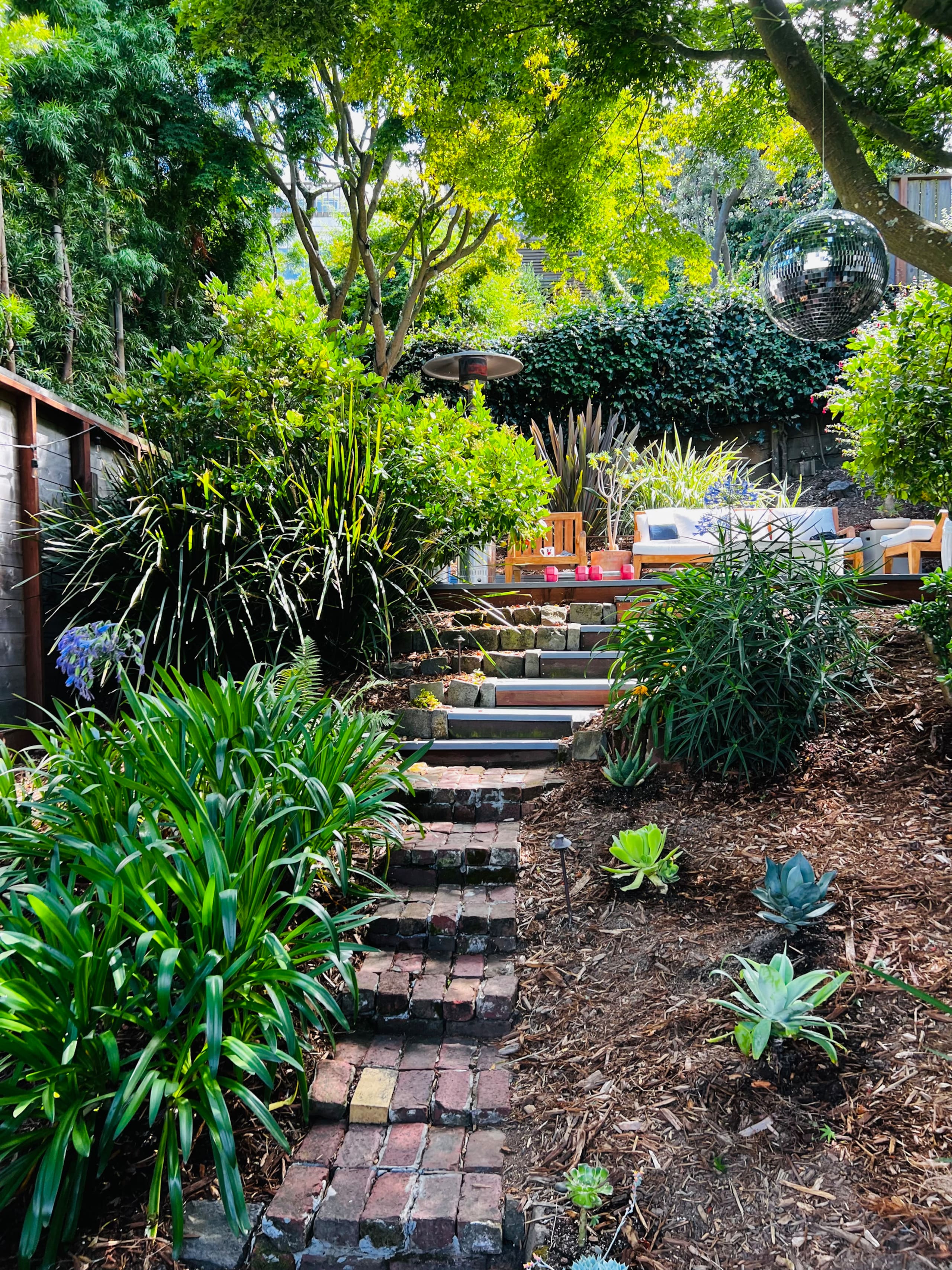 Home in San Francisco · ★4.89 · 1 bedroom · 2 beds · 1 bath - Image 25