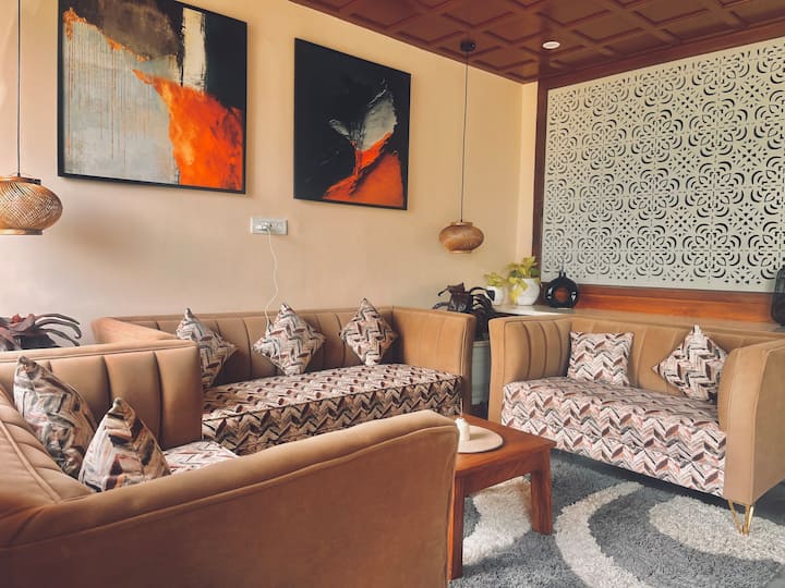 Luxé 6 Br Private Retreat | Group Stays | Views - Manali