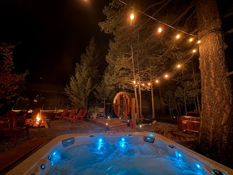 Spacious Radium Retreat. Hot tub/Sauna/ColdPlunge