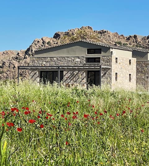 Petrasestate,quiet life in luxury villas