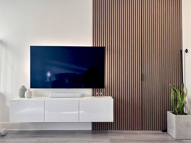 Modern 4BR House Near Downtown & Bishop Arts gallery image 3