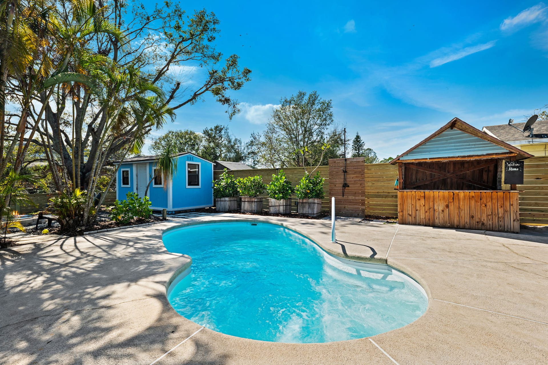 Backyard Oasis | Pool |Minutes To Beach