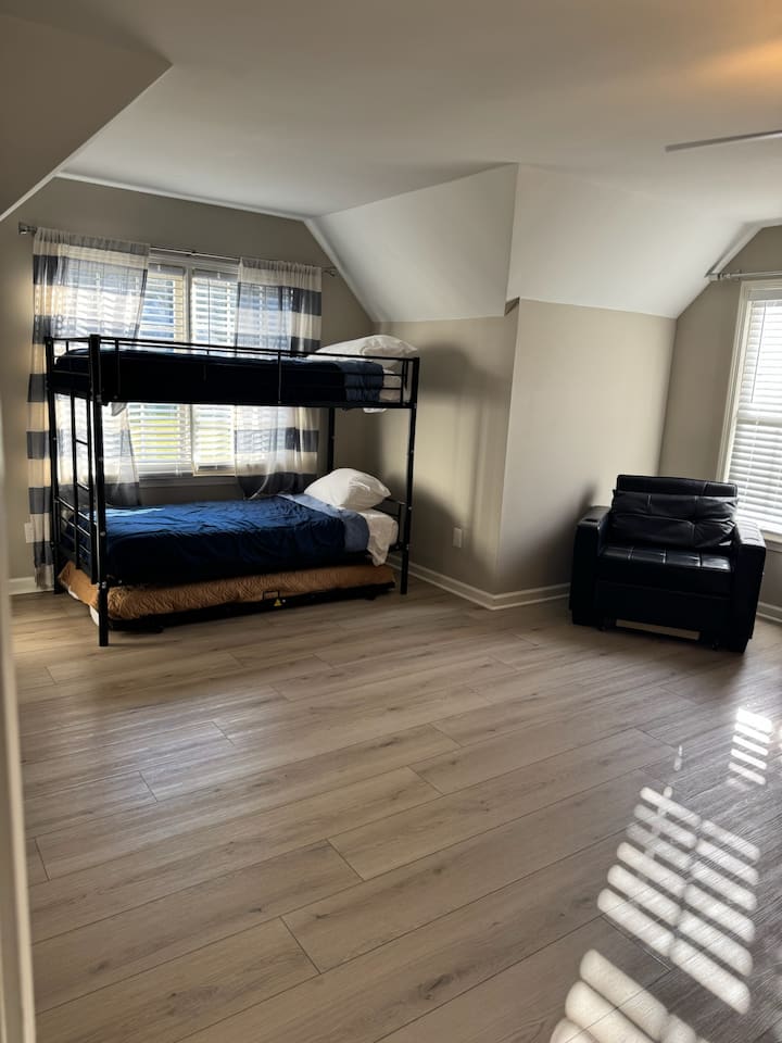 საძინებელი 4