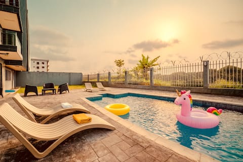 Pool | Balcony | Parking | Self CheckIn | 90Mbps