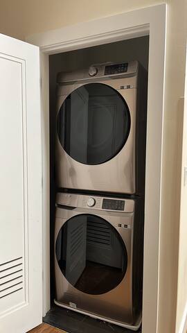 New construction 5bedroom/5bath close-to NYcity gallery image 4