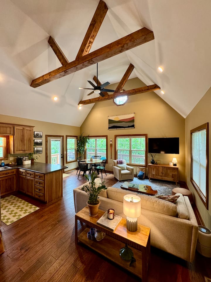 Cozy Cabin in Counce