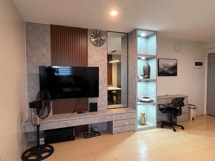 Modern & Spacious 2bd Condo W/scenic View Downtown - Oton