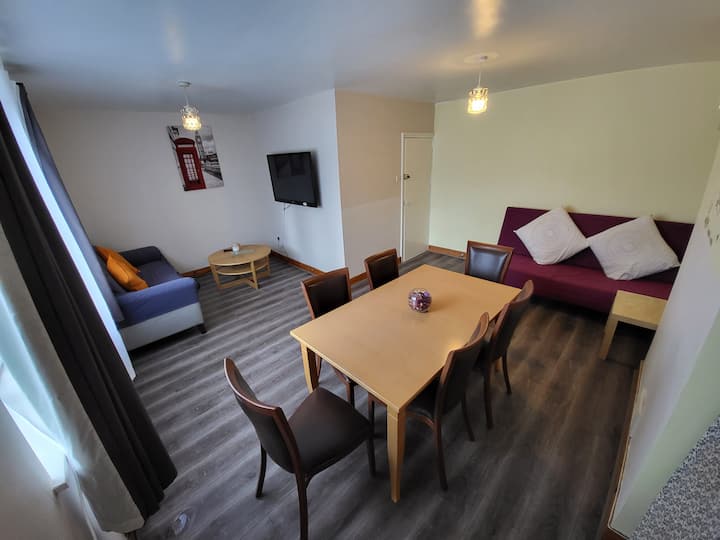Family-friendly Free Parking & Wi-fi - Salford