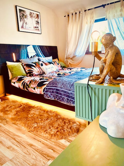 Entire Home in picturesque village of Lymm