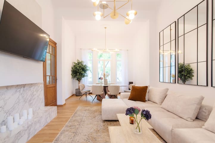 Majestic views over Acropolis