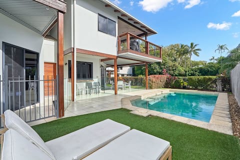 Beachcomber 4 Bedroom Holiday House