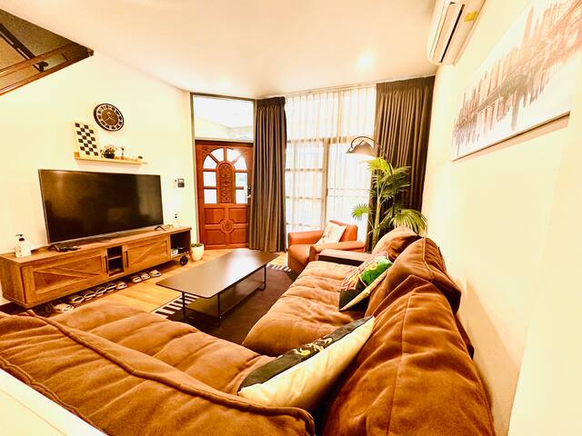 BTS Thonglor｜可住10人｜私人别墅｜4个卧室｜免费停车｜高性价比 gallery image 3