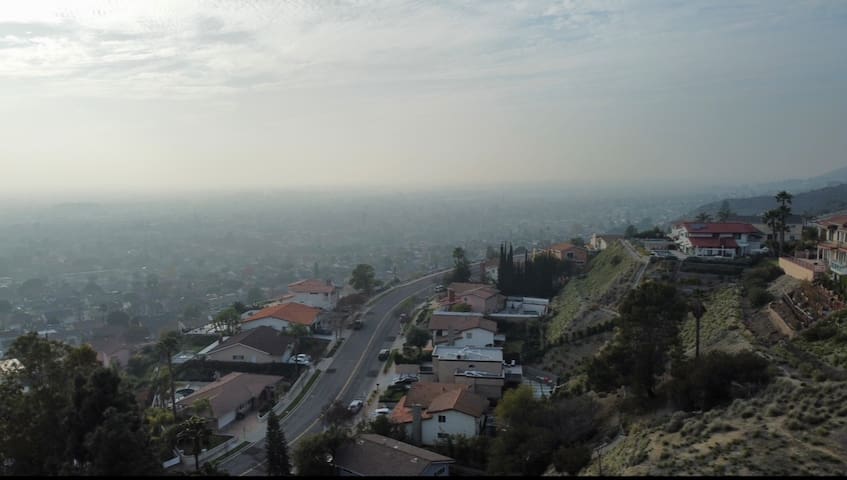 Media City Hillside House—4Bdrm, Pool, Spa & FIBER