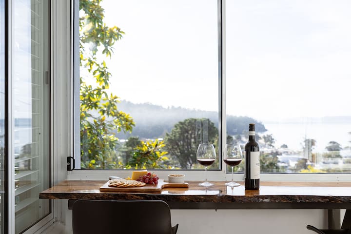 The View at Kingston Beach – Newly Renovated