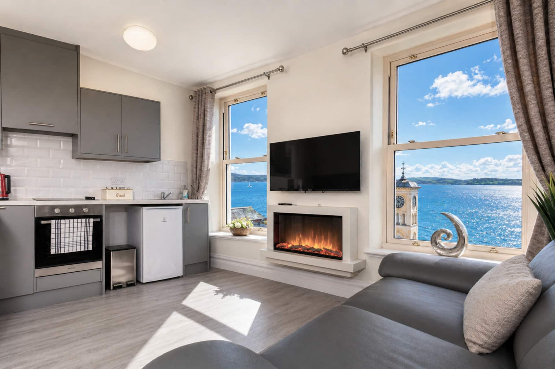 Waterfront 2B Apartment | Harbour Views | Sleeps 5