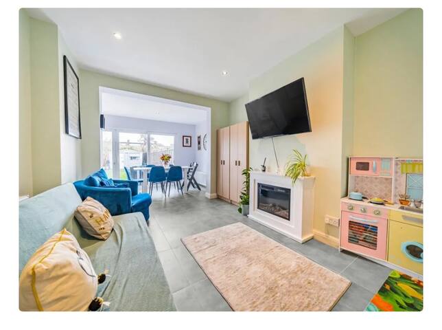 A Wonderful Wimbledon Welcome gallery image 2