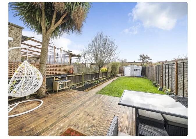 A Wonderful Wimbledon Welcome gallery image 3